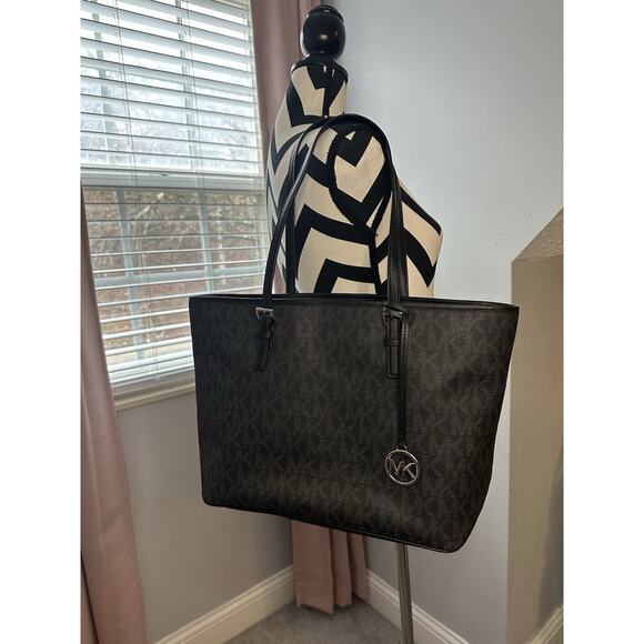 EUC MICHAEL KORS Jet Set Charm MK Signature Zip Tote TZ Bag 38F1CT9T3B Black - Picture 4 of 15
